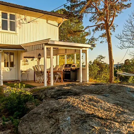 Charming Summer House With Sea View On Casa de Férias *