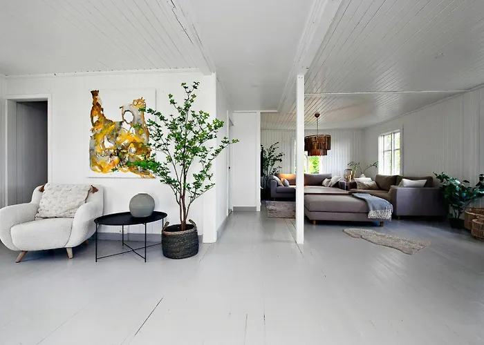 Charming Summer House With Sea View On