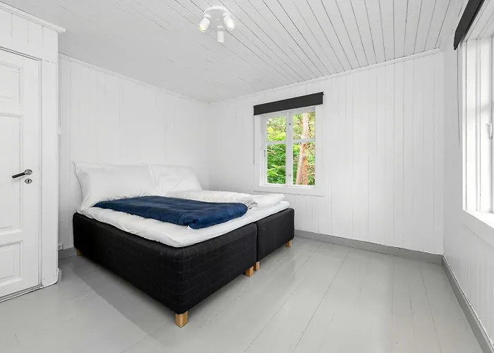 Dom wakacyjny Charming Summer House With Sea View On